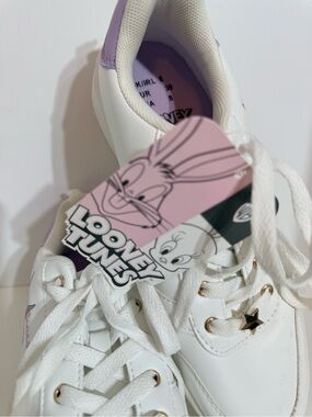 Looney Tunes Bugs Bunny White & Lavender Sneakers NWT size 8